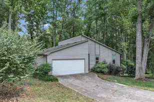 5065 Carole Pl, Stone Mountain, GA 30087 - Photo 3