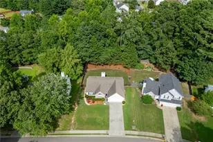 558 Bellingham Dr, Sugar Hill, GA 30518 - Photo 43