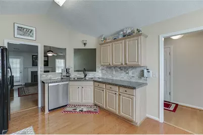 558 Bellingham Drive, Sugar Hill, GA 30518 - Photo 13