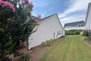 977 Village View Cir, Loganville, GA 30052 - Photo 5