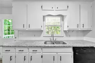 608 Wood Ridge Dr, Woodstock, GA 30189 - Photo 5