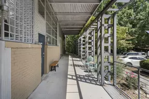 400 Village Pkwy, Atlanta, GA 30306 - Photo 33