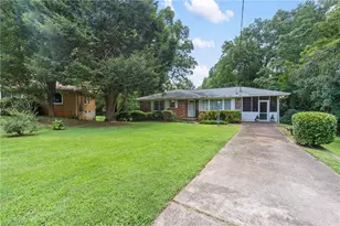 4097 Gladesworth Ln, Decatur, GA 30035 - Photo 3