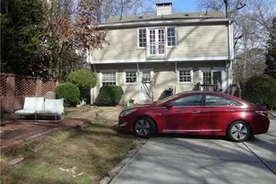 3644 Kingsboro Rd NE, Atlanta, GA 30319 - Photo 5