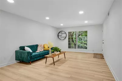 6851 Roswell Road #Q16, Atlanta, GA 30328 - Photo 9