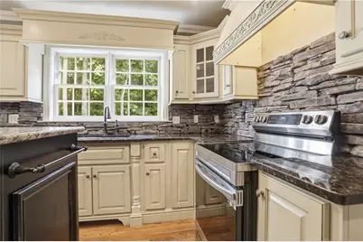2416 Westport Circle SW, Marietta, GA 30064 - Photo 11