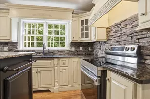 2416 Westport Circle SW, Marietta, GA 30064 - Photo 11