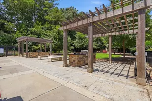 795 Hammond Dr, Sandy Springs, GA 30328 - Photo 35