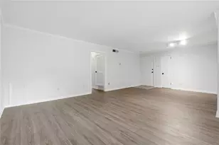 1111 Clairemont Ave, Decatur, GA 30030 - Photo 9