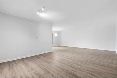 1111 Clairemont Avenue #B6, Decatur, GA 30030 - Photo 5