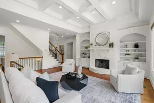 1084 W Nancy Creek Dr NE, Atlanta, GA 30319 - Photo 13