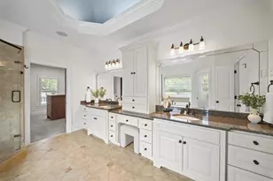 1084 W Nancy Creek Dr NE, Atlanta, GA 30319 - Photo 35