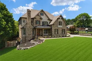 1084 W Nancy Creek Dr NE, Atlanta, GA 30319 - Photo 3