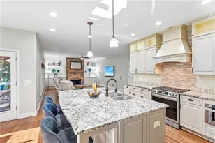 42 Lakecrest Cir, Suwanee, GA 30024 - Photo 7