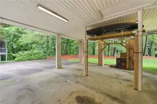 8865 Carroll Manor Dr, Sandy Springs, GA 30350 - Photo 13