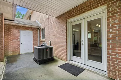 8865 Carroll Manor Drive, Sandy Springs, GA 30350 - Photo 15