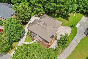 8865 Carroll Manor Dr, Sandy Springs, GA 30350 - Photo 5