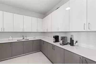 2425 Peachtree Road NE #1704, Atlanta, GA 30305 - Photo 17