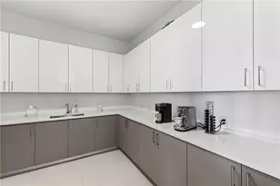 2425 Peachtree Rd NE, Atlanta, GA 30305 - Photo 17