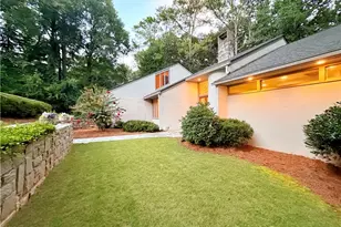 320 Fauna Ct, Sandy Springs, GA 30350 - Photo 3