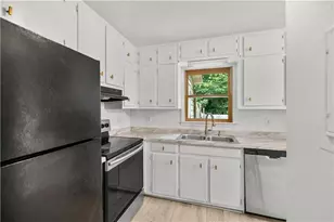410 Charter Ct, Lawrenceville, GA 30046 - Photo 11