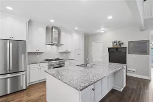 202 Brighten Ct, Alpharetta, GA 30004 - Photo 9
