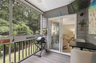 525 Warm Springs Cir, Roswell, GA 30075 - Photo 15