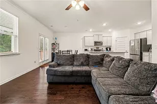 639 Blue Juniper Cir, Loganville, GA 30052 - Photo 3