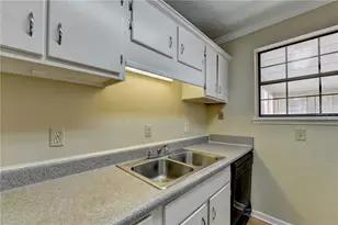 2484 Rhoanoke Dr, Duluth, GA 30096 - Photo 13