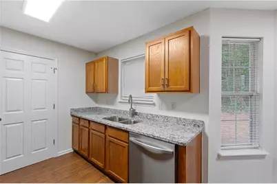 2164 Dresden Green NW, Kennesaw, GA 30144 - Photo 13