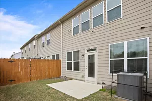 7637 Avalon Blvd, Fairburn, GA 30213 - Photo 7