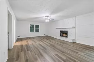 330 Benjamin Cir, Fayetteville, GA 30214 - Photo 3
