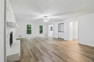 330 Benjamin Cir, Fayetteville, GA 30214 - Photo 5