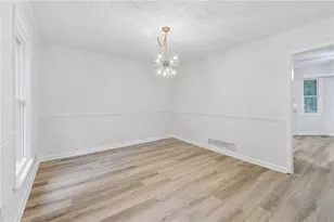 330 Benjamin Cir, Fayetteville, GA 30214 - Photo 9