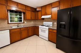3414 Twin Village Ln, Snellville, GA 30039 - Photo 5