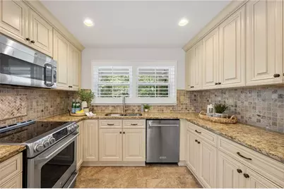 6502 Deerings Lane, Peachtree Corners, GA 30092 - Photo 17