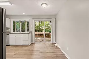 5182 Manitou Way, Stone Mountain, GA 30087 - Photo 9