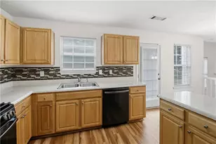 95 Carrington Cir, Covington, GA 30016 - Photo 9