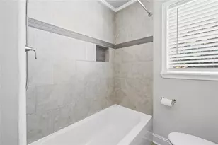 2240 Cheshire Bridge Rd NE, Atlanta, GA 30324 - Photo 17