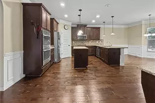 4742 Shire Dr, Lithonia, GA 30038 - Photo 9
