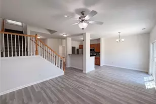 1019 Ivydale Cir, Lawrenceville, GA 30045 - Photo 3