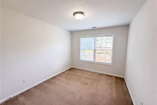 1019 Ivydale Cir, Lawrenceville, GA 30045 - Photo 11