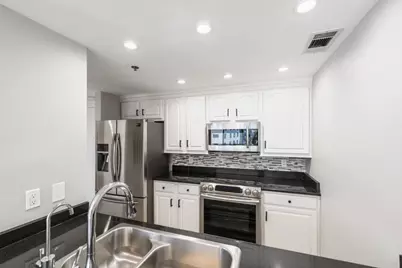3481 Lakeside Drive #2303, Atlanta, GA 30326 - Photo 9