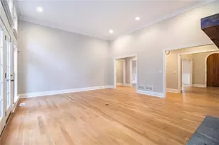 960 Landmark Dr, Atlanta, GA 30342 - Photo 9