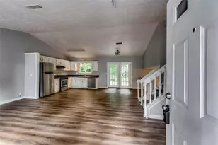 759 Greenhedge Dr, Stone Mountain, GA 30088 - Photo 3