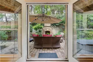 650 River Falls Ct, Roswell, GA 30076 - Photo 13