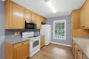 4362 White Oak Dr, Buford, GA 30518 - Photo 15