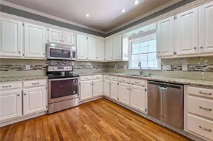 1381 Providence Dr, Lawrenceville, GA 30044 - Photo 9
