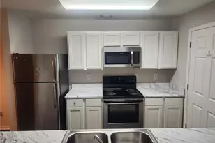 6202 Fairington Ridge Cir, Lithonia, GA 30038 - Photo 7