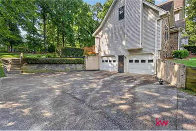981 Thousand Oaks Drive, Lawrenceville, GA 30043 - Photo 3